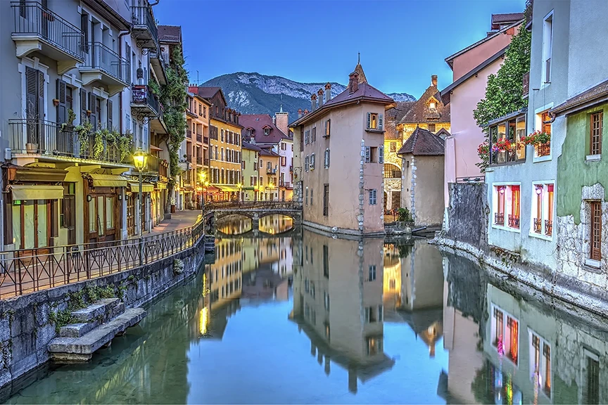 Annecy Quai De Lile Canal